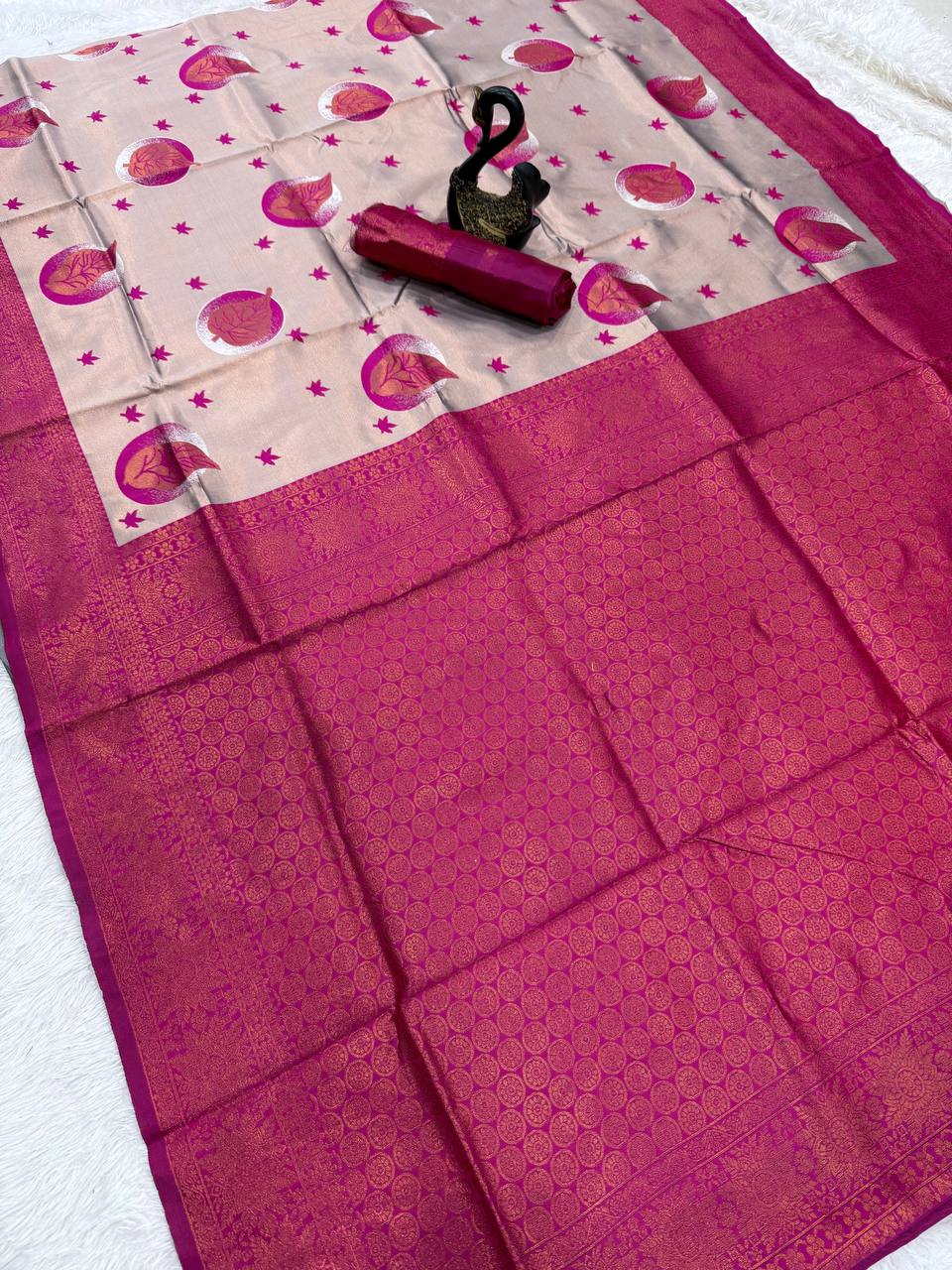 Very Beautiful Banarasi Silk Saree With Blouse