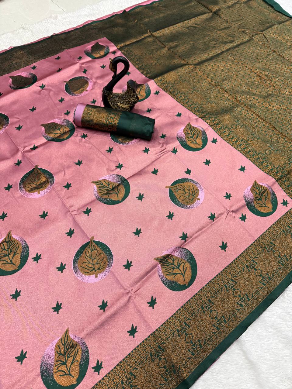 Very Beautiful Banarasi Silk Saree With Blouse
