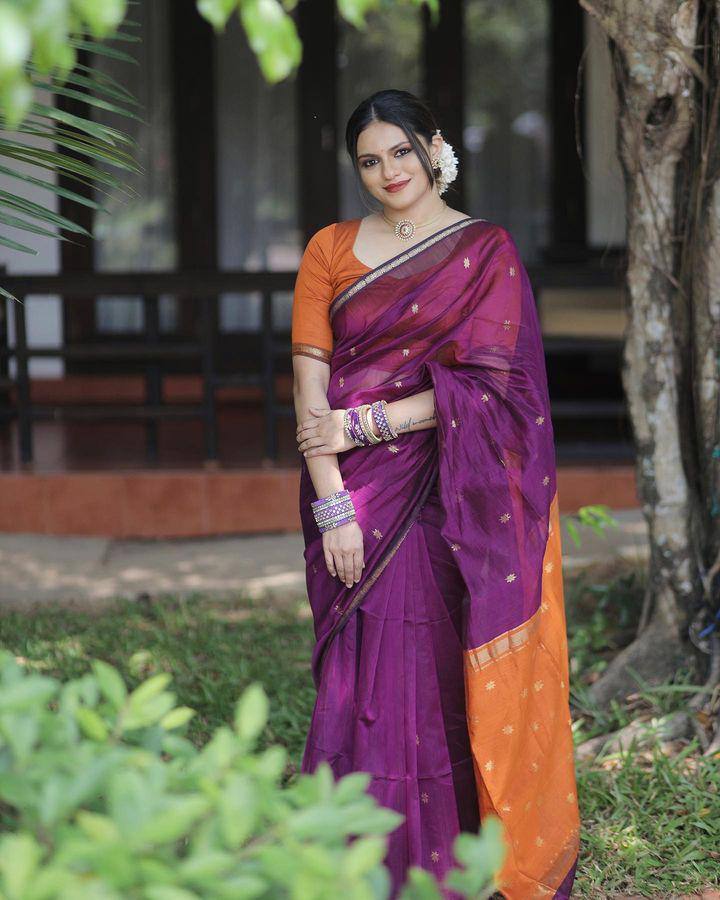 Most Elegant Wine Pure Cotton Silk Saree With Contras Blouse