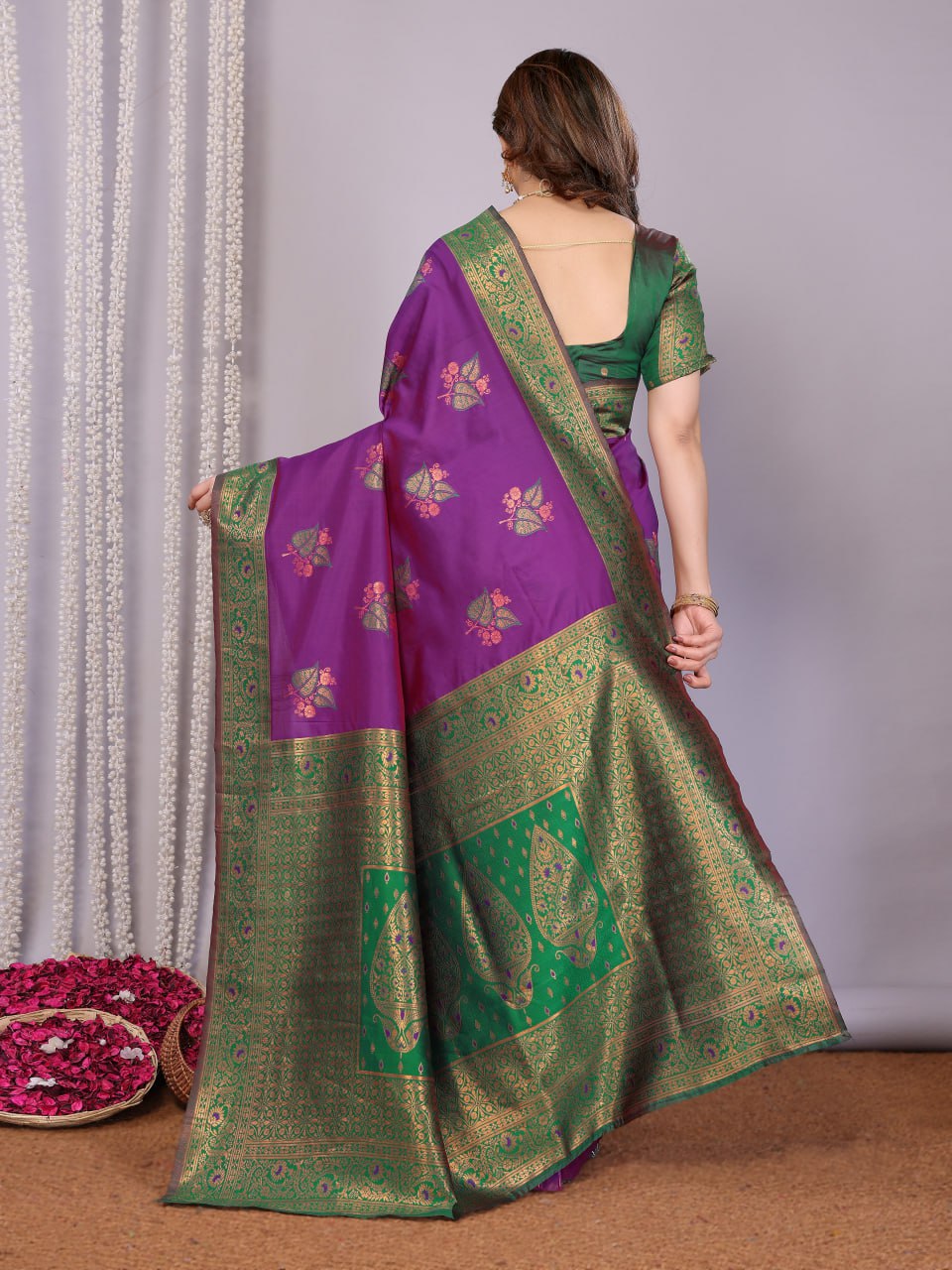Most Gorgeous Banarasi Silk Saree with with Rich Pallu