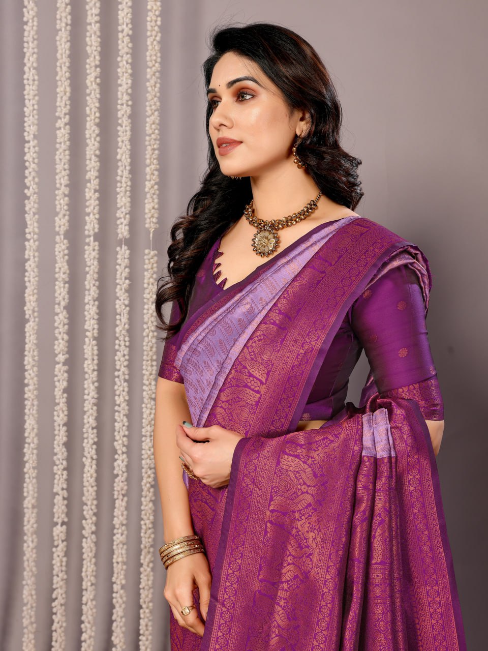 Most Glamorous Banasari Silk Saree With Blouse