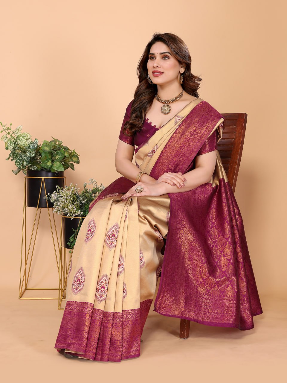 Most Good-Looking Banarasi Silk Saree with with Rich Pallu