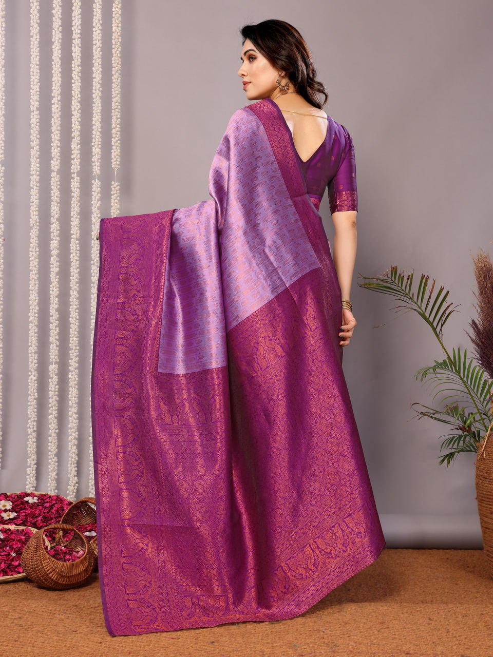 Most Glamorous Banasari Silk Saree With Blouse