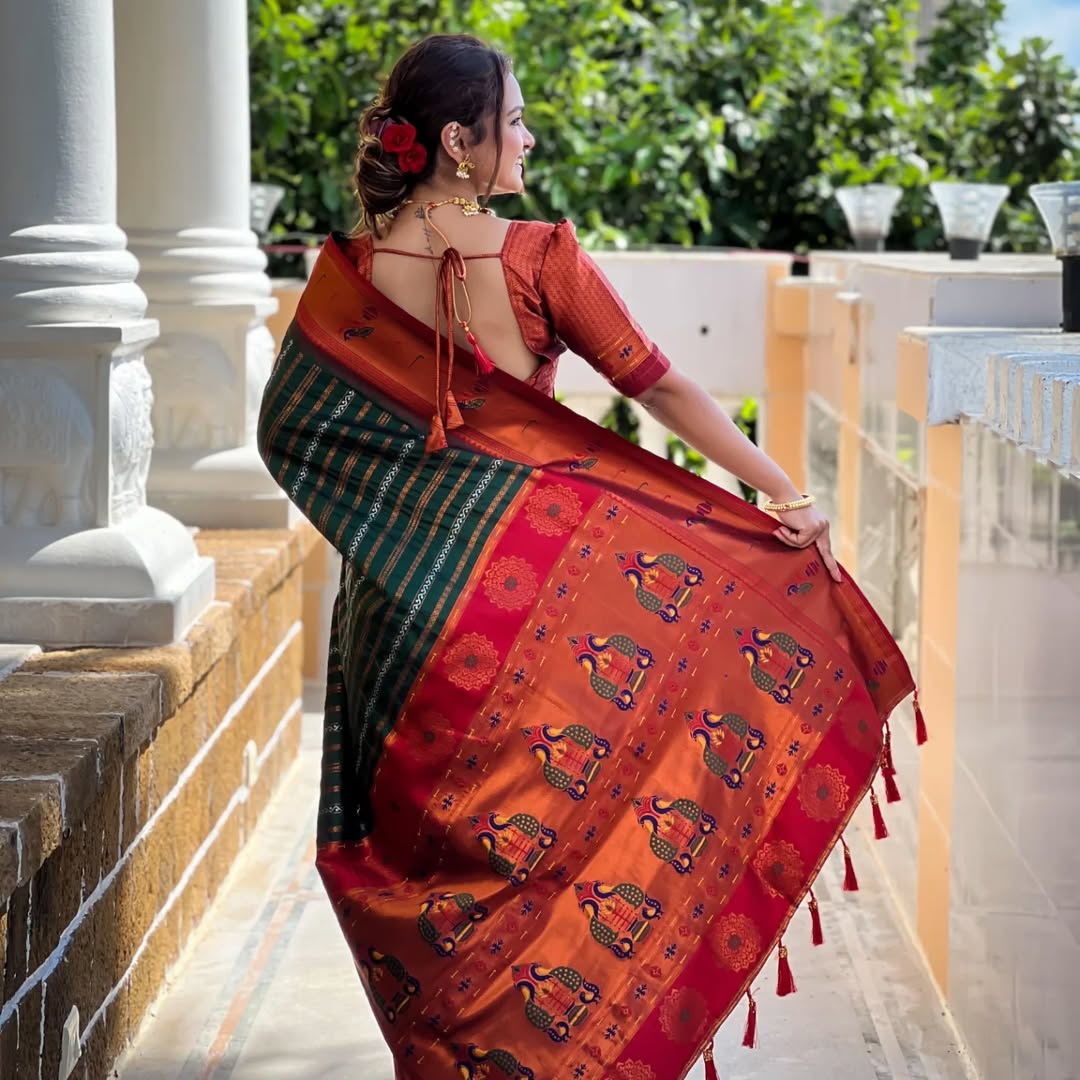 Most Elegant Banasari Silk Saree With Blouse
