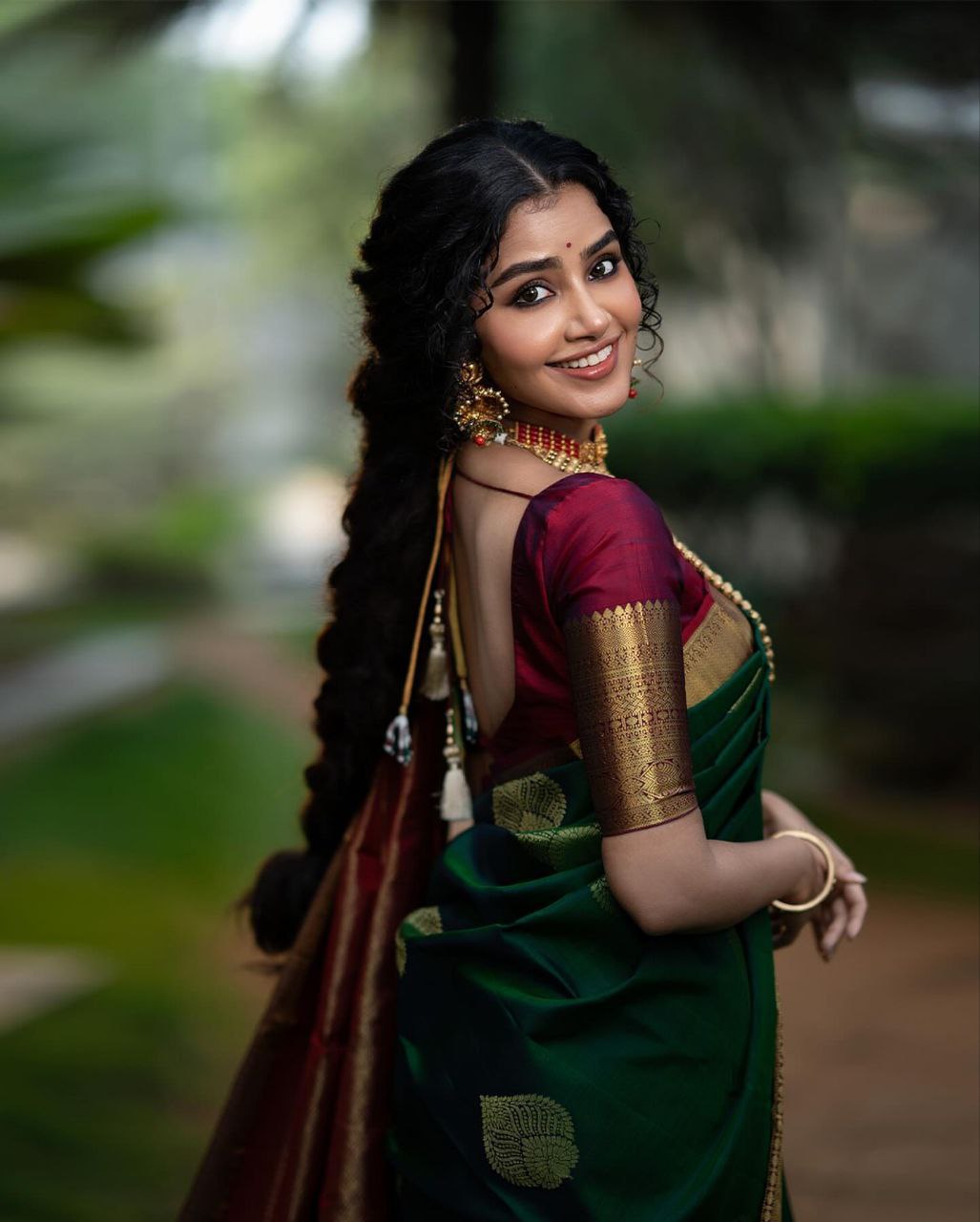 Most Stunning Banarasi Silk Saree With Zari Weaving