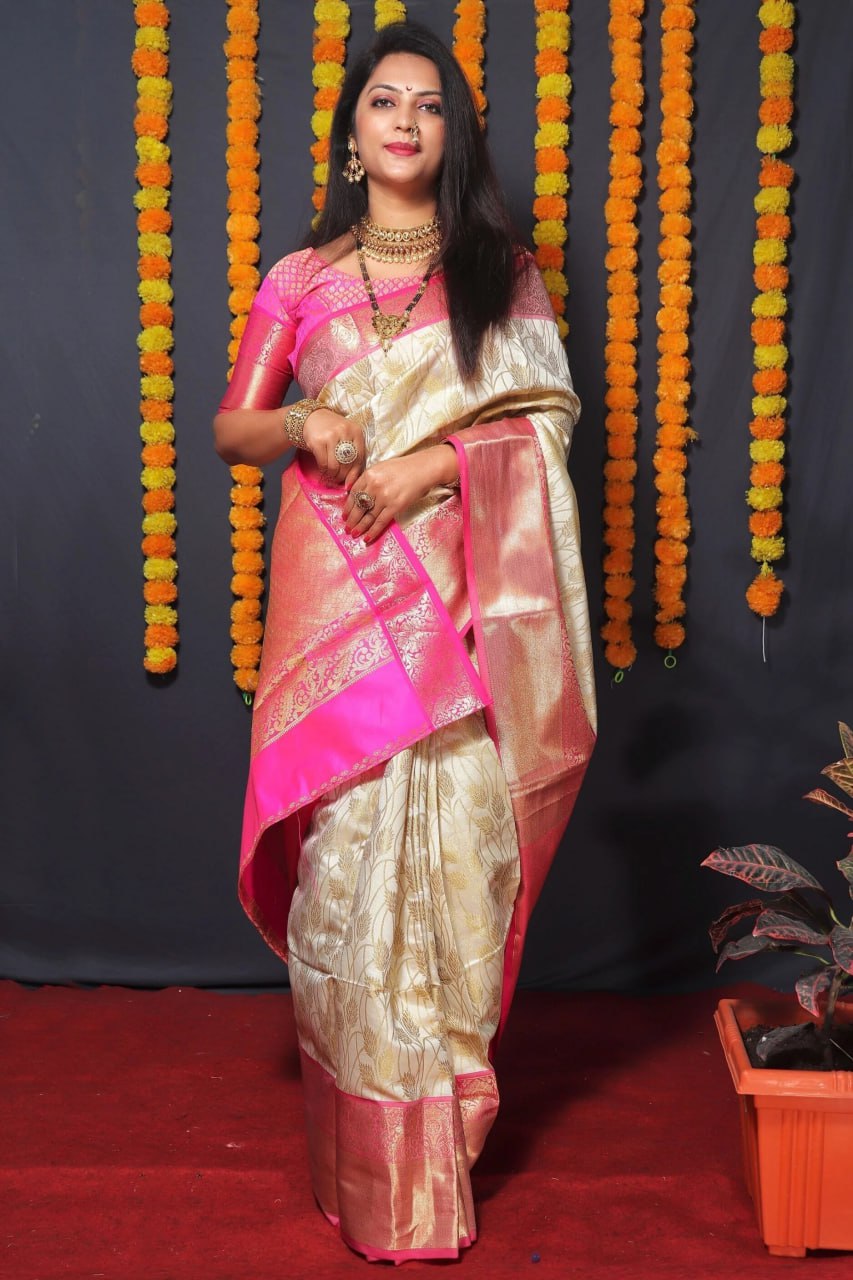 Most Exquisite Traditional Silk Saree With Rich Pallu