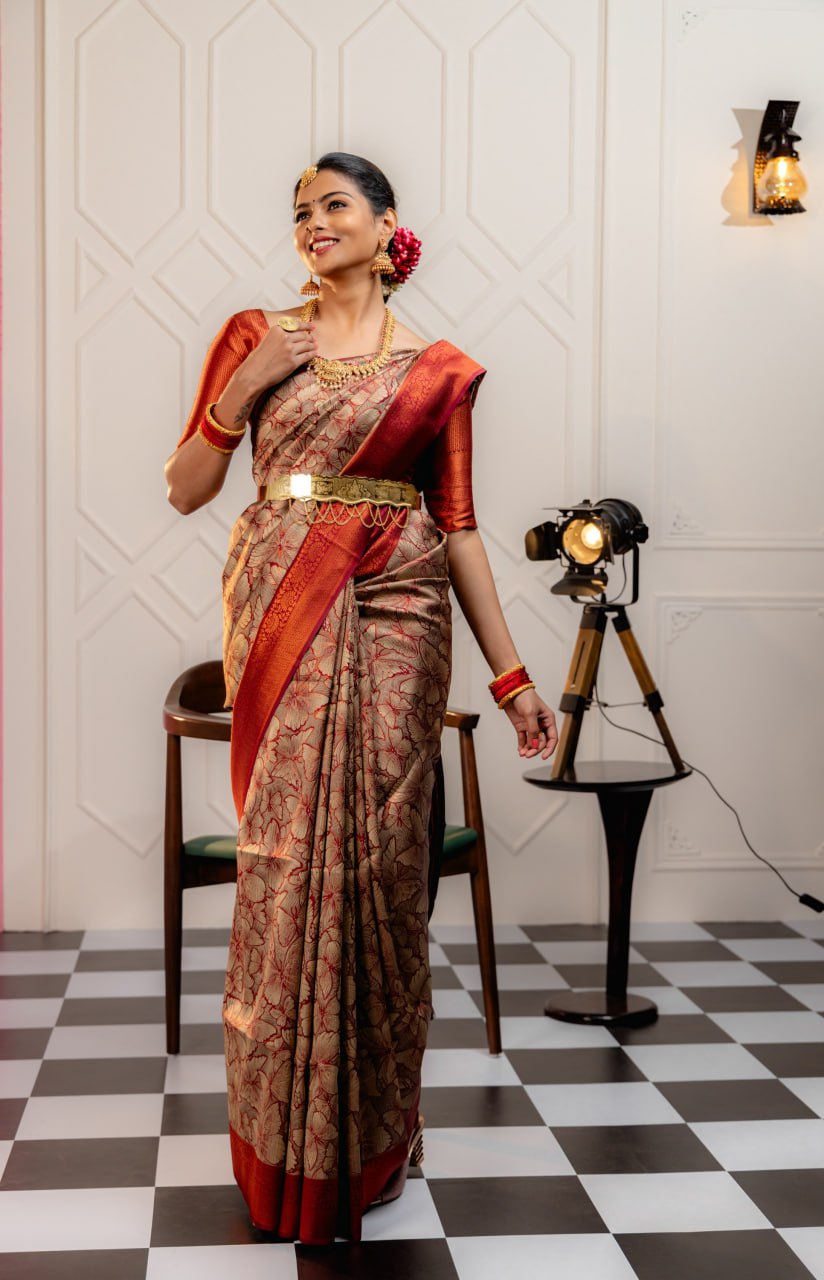 Most Pleasing Banasari Silk Saree With Blouse