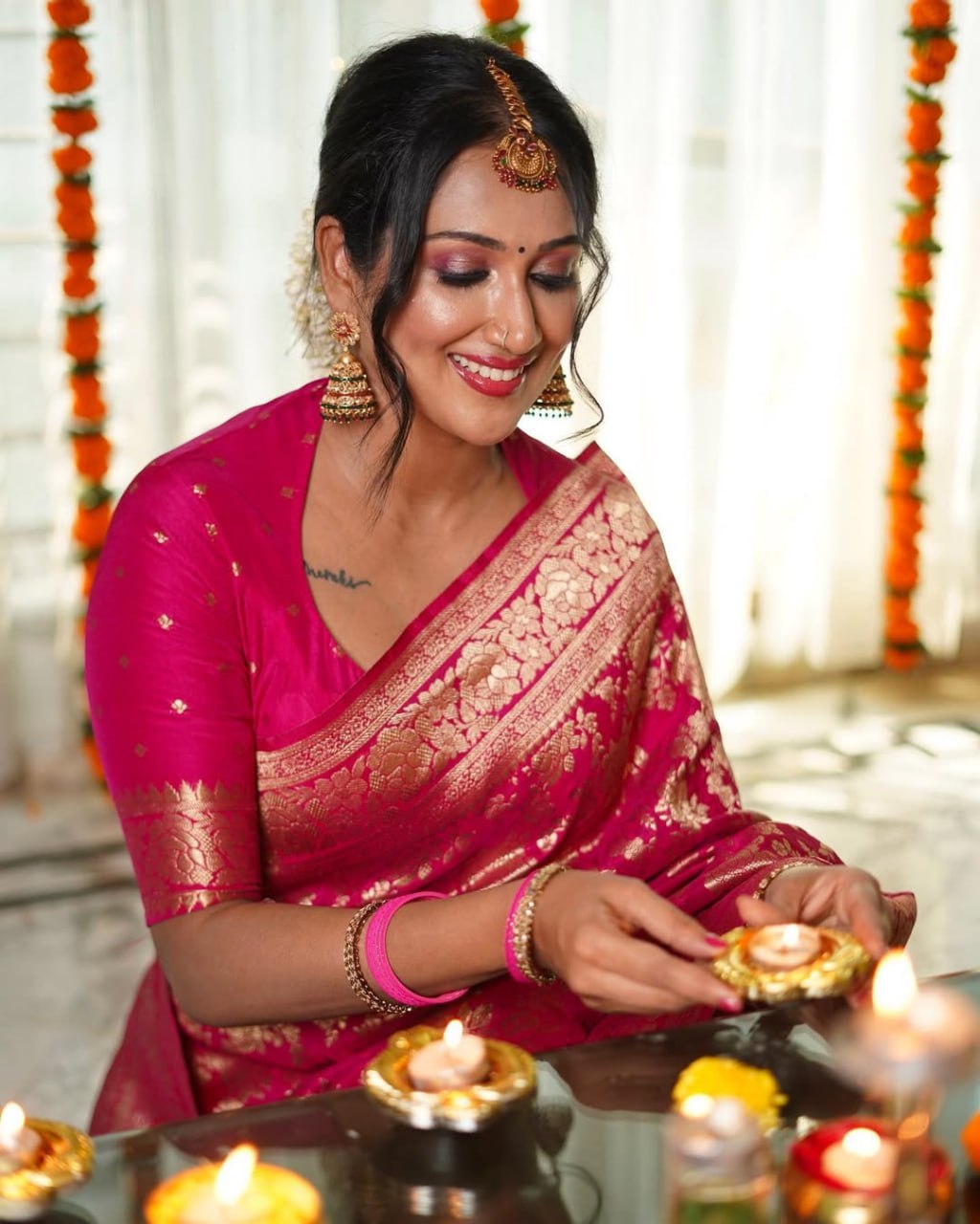 Most Gorgeous Banarasi Silk Saree With Rich Pallu
