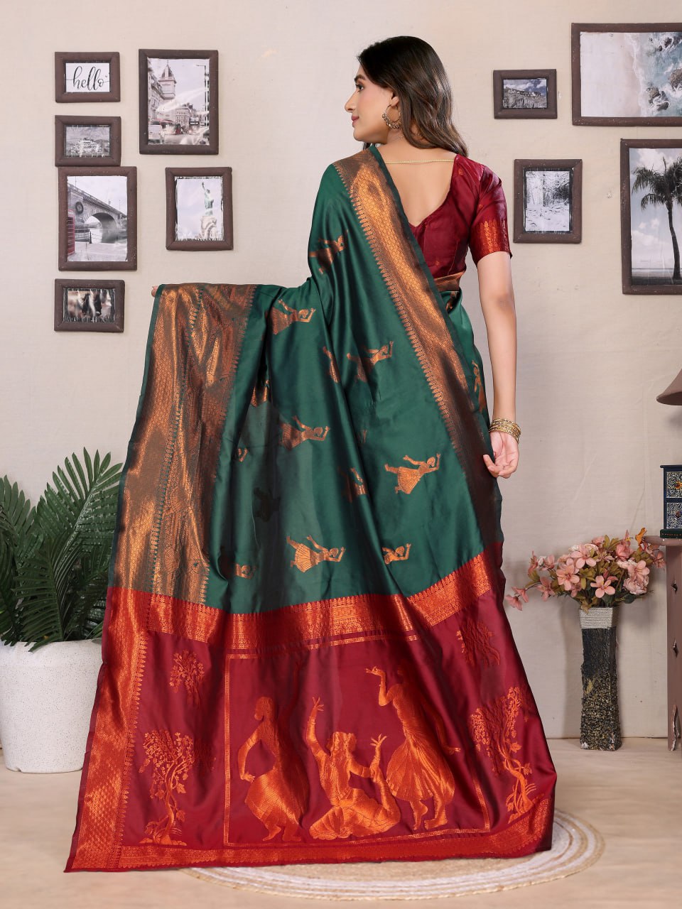 Most Graceful Banarasi Silk Saree With Rich Border & Pallu