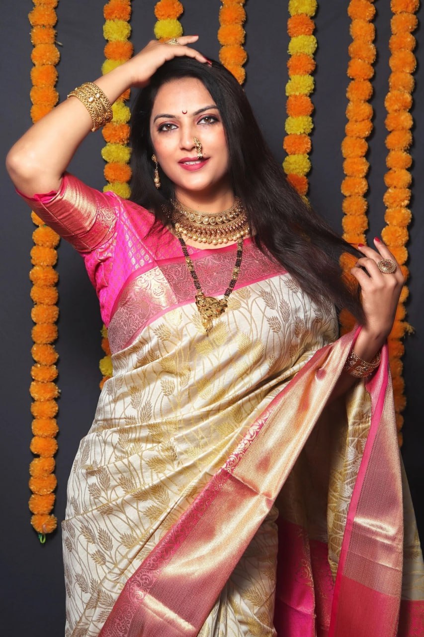 Most Exquisite Traditional Silk Saree With Rich Pallu