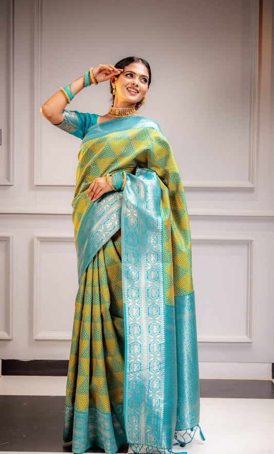 Most Engaging Banarasi Silk Saree With Zari Weaving