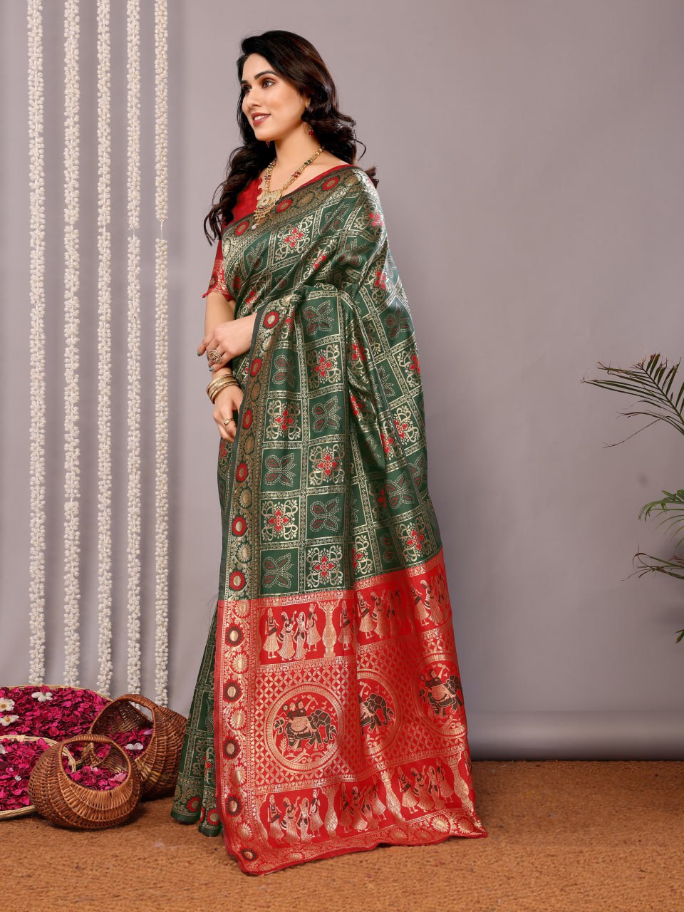 Most Magnificent Traditional Silk Saree With Rich Pallu