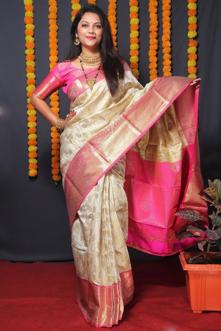 Most Exquisite Traditional Silk Saree With Rich Pallu