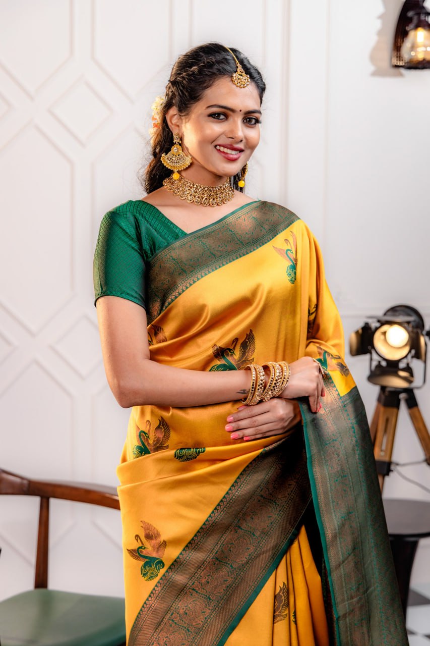 Most Pleasing Banasari Silk Saree With Blouse