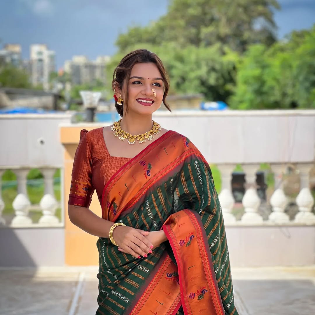 Most Elegant Banasari Silk Saree With Blouse