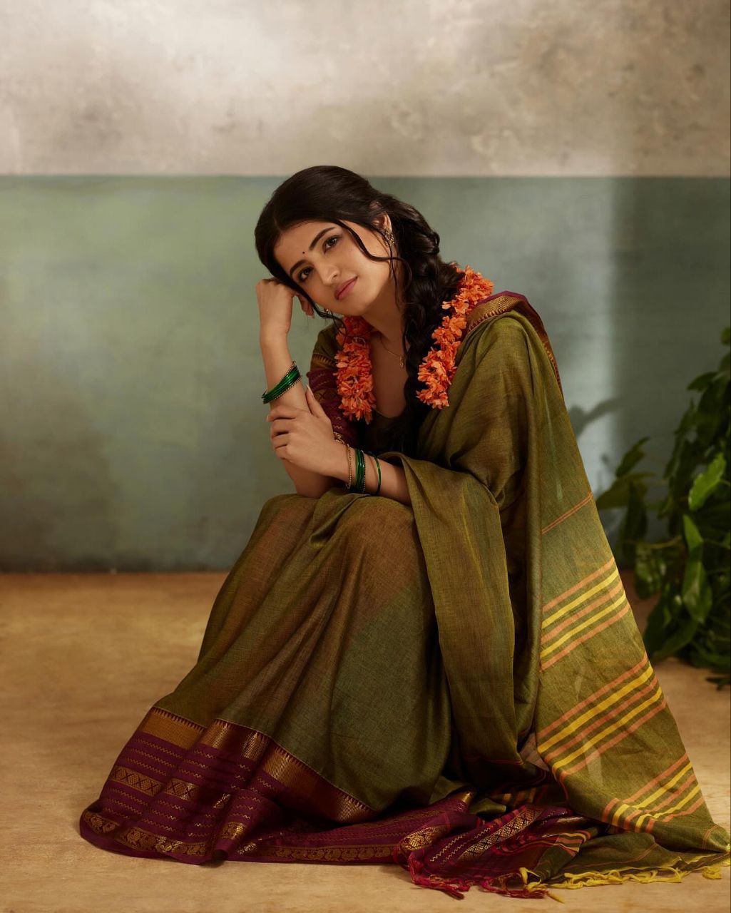 Most Beautiful Banarasi Silk Saree With Zari Weaving