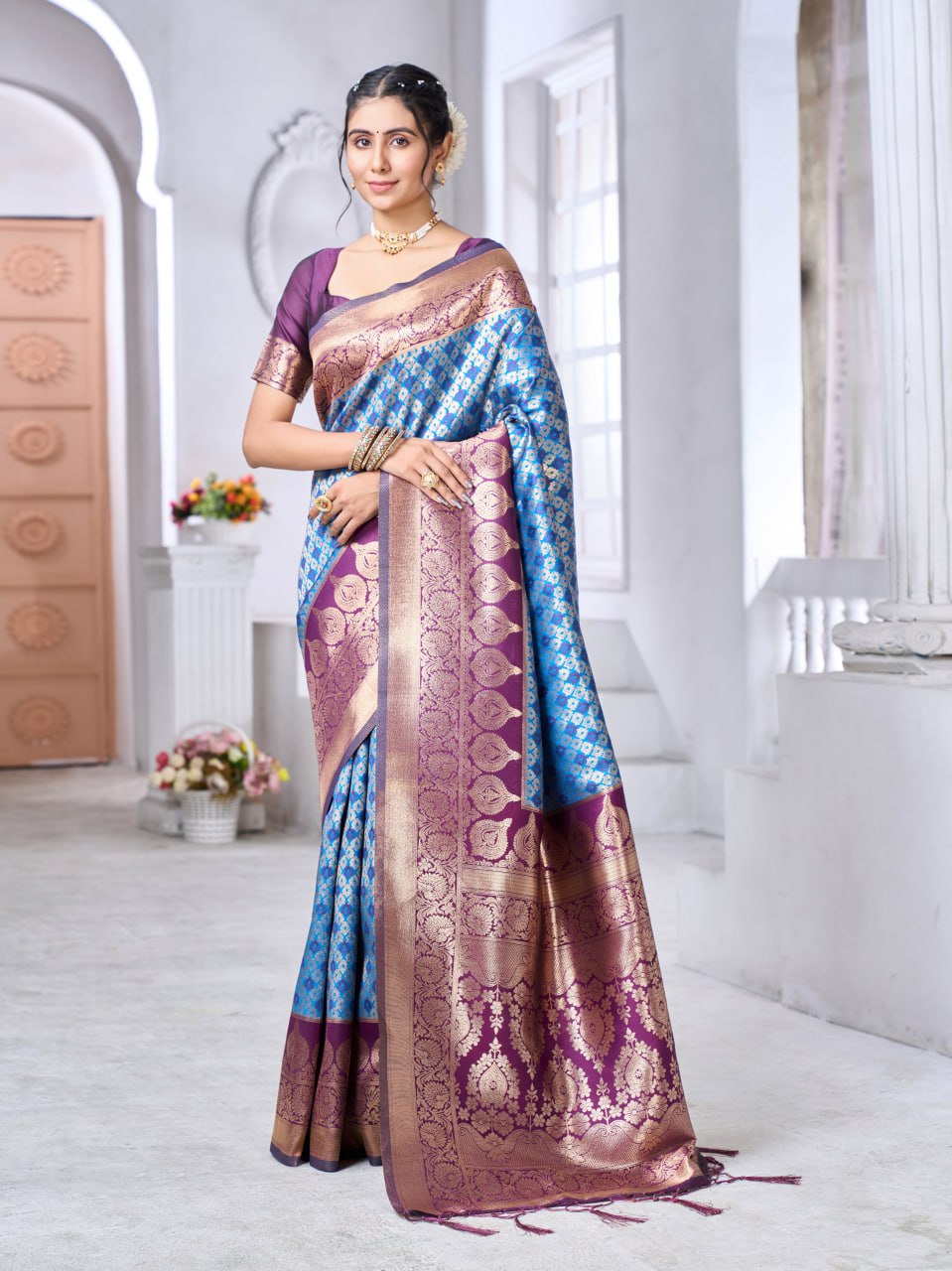Most Gorgeous Banarasi Silk Saree With Rich Pallu