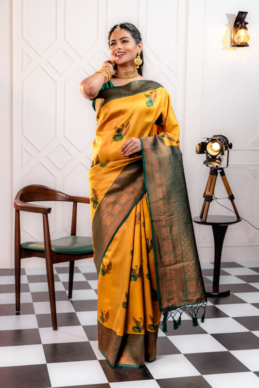 Most Pleasing Banasari Silk Saree With Blouse