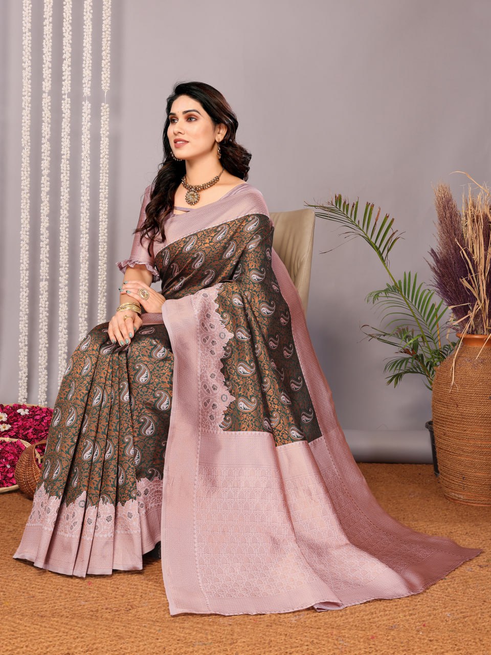 Most Ravishing Banasari Silk Saree With Blouse
