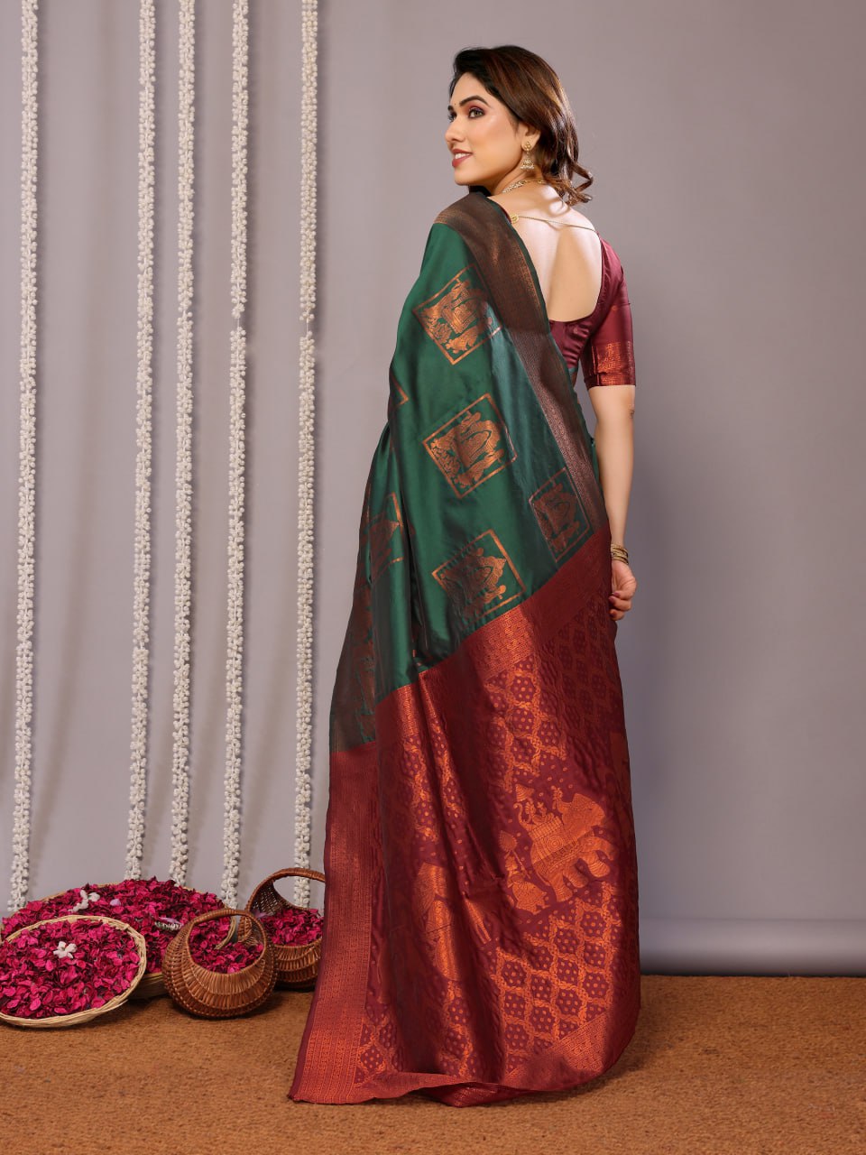 Most Elegant Banarasi Silk Saree With Rich Pallu