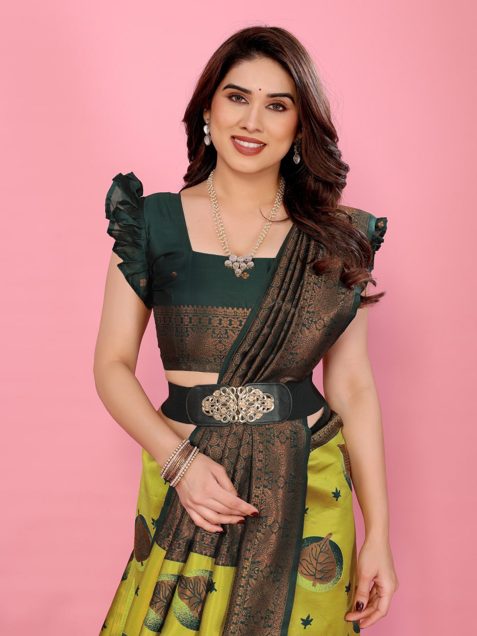 Most Pleasing Banasari Silk Saree With Blouse