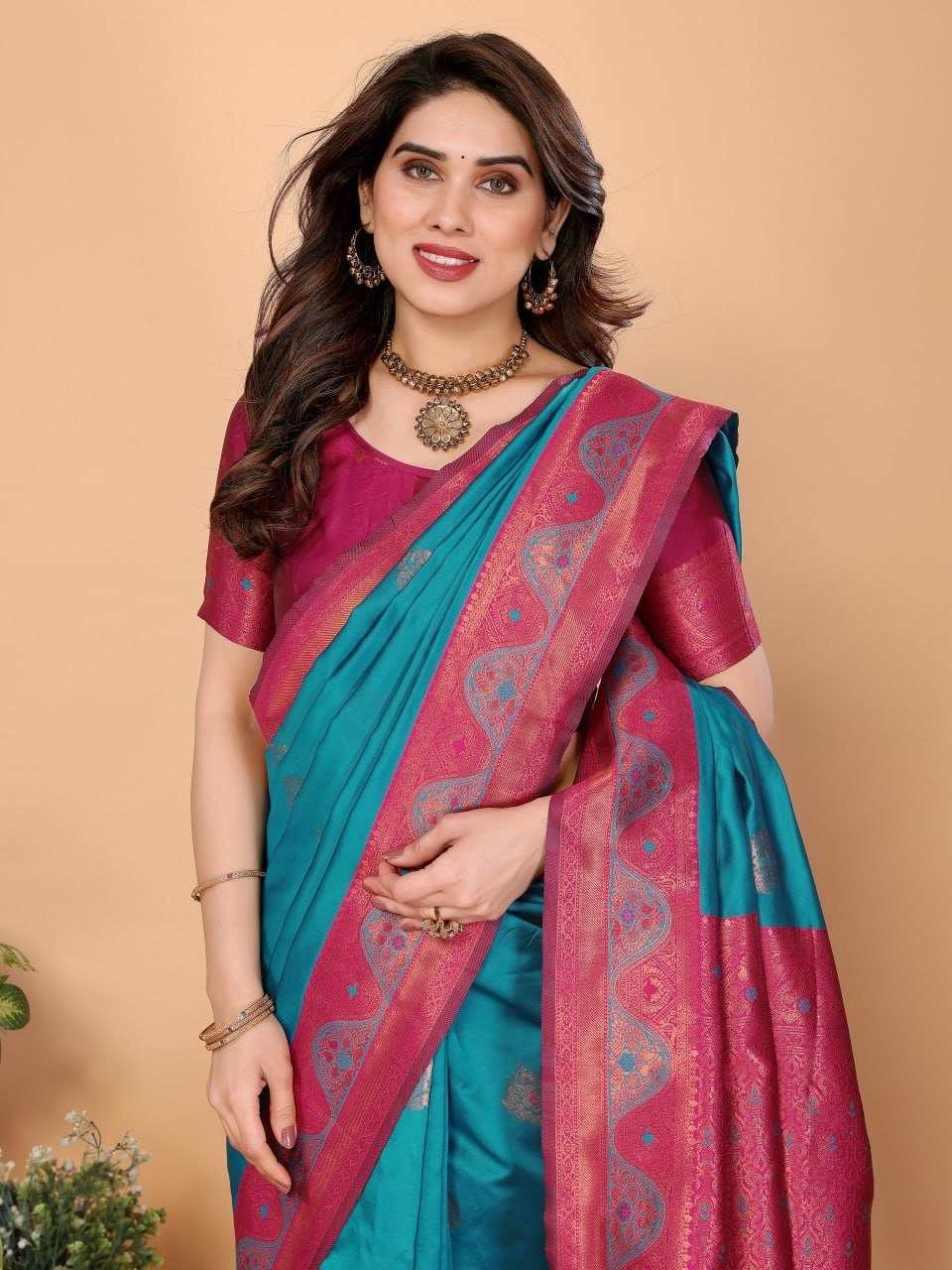 Most Engaging Banarasi Silk Saree with with Rich Pallu