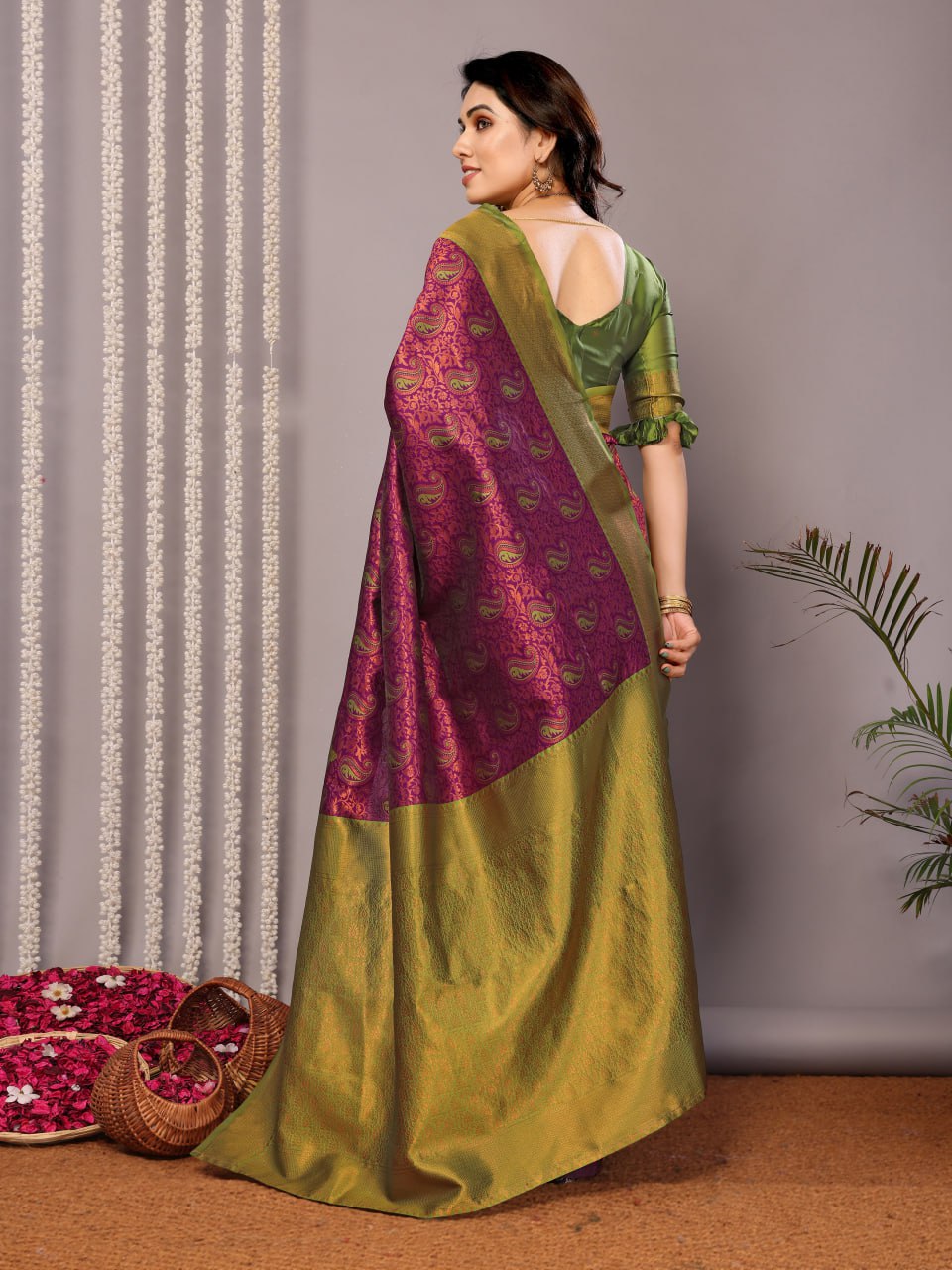 Most Ravishing Banasari Silk Saree With Blouse