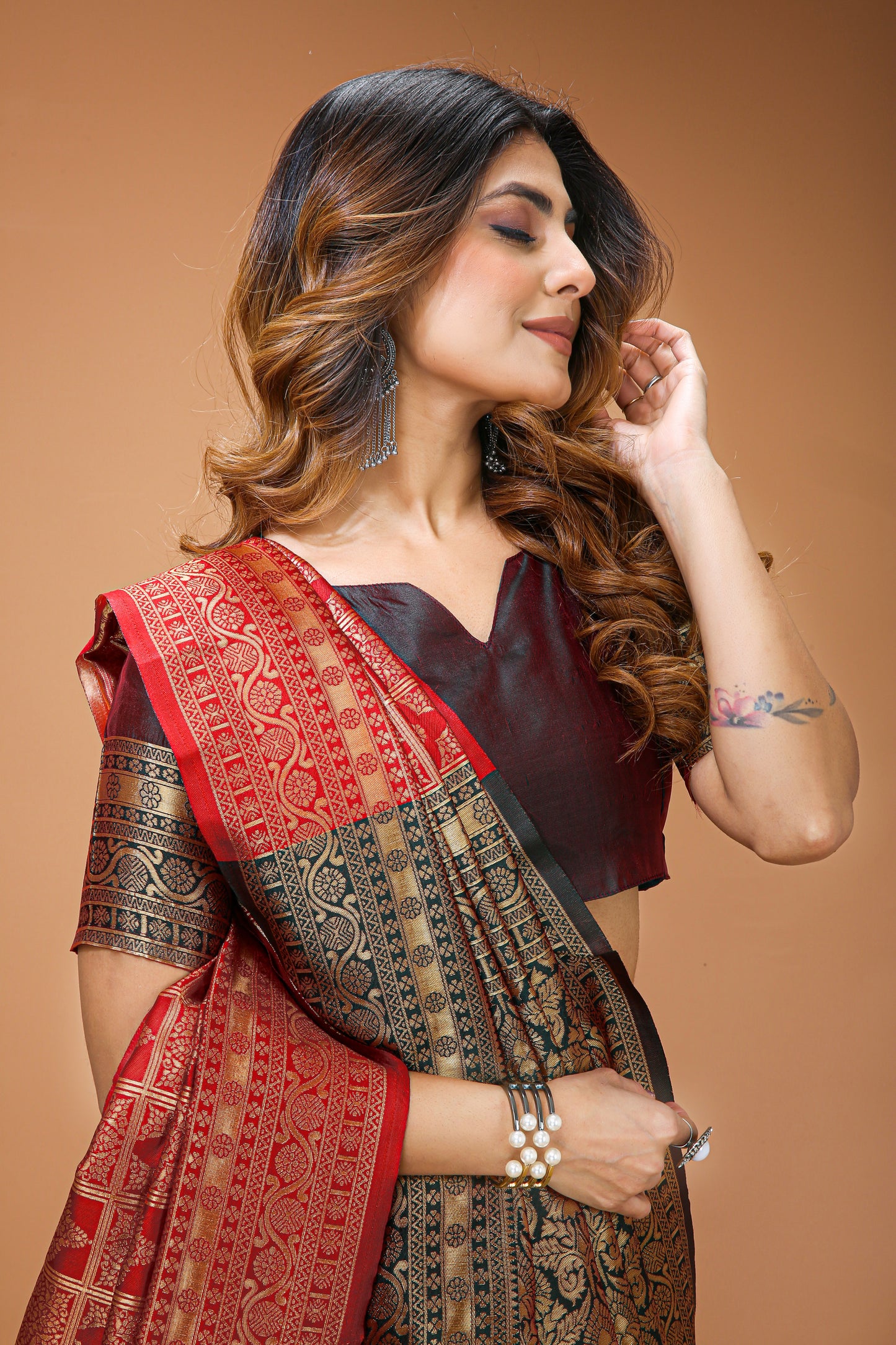 Very Engaging Soft Silk Saree With Beautiful Blouse Piece