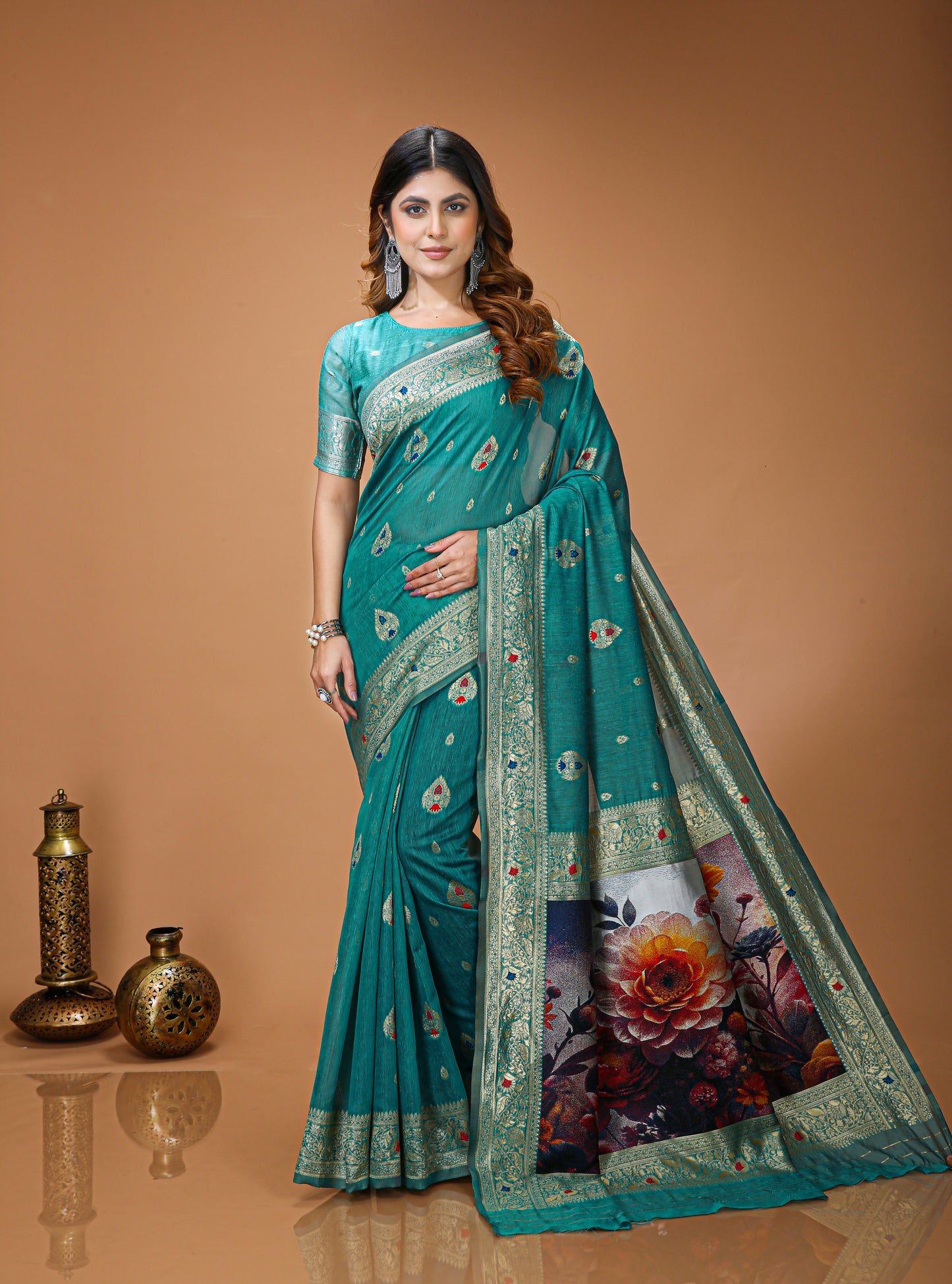 Glamorous Cotton Silk Saree With Rich Pallu