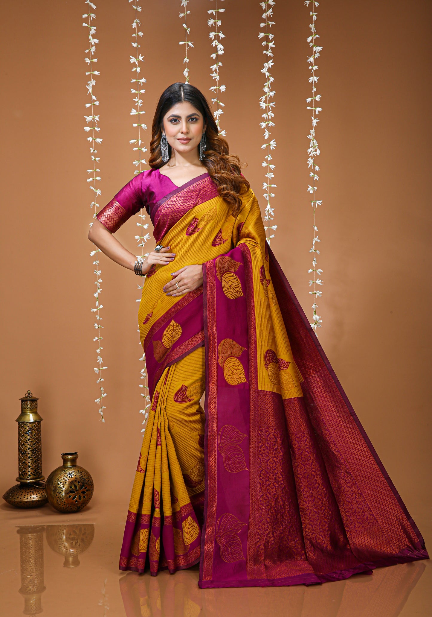 Aesthetic Zari Weaving Soft Silk Saree With alluring Blouse Piece