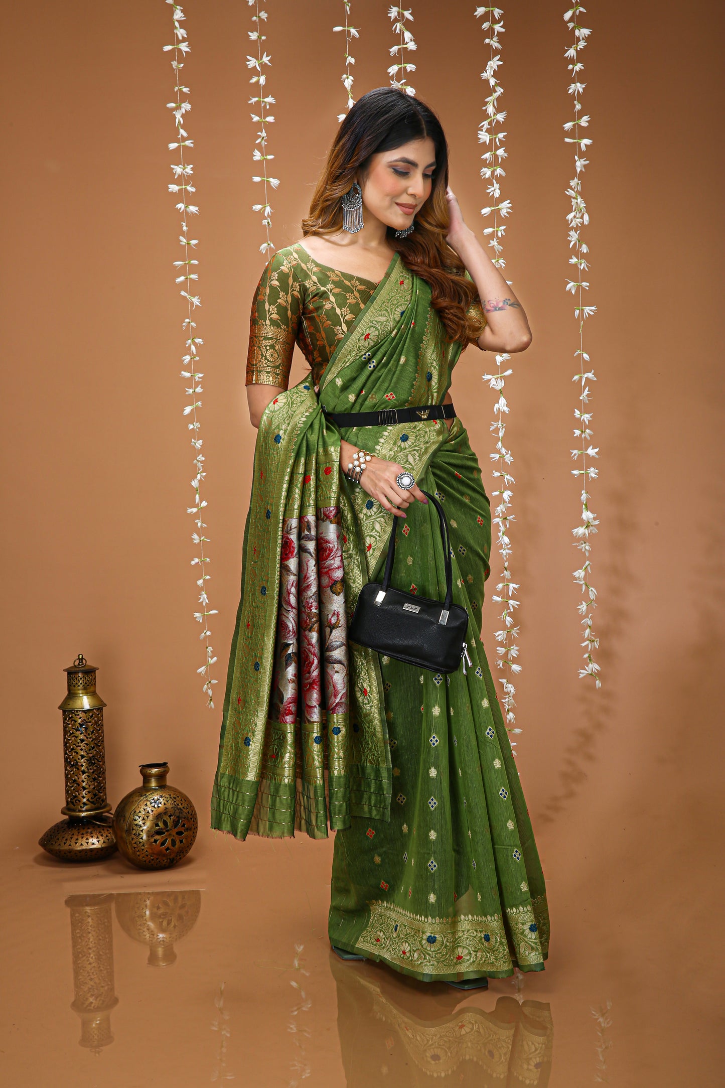Glamorous Cotton Silk Saree With Rich Pallu