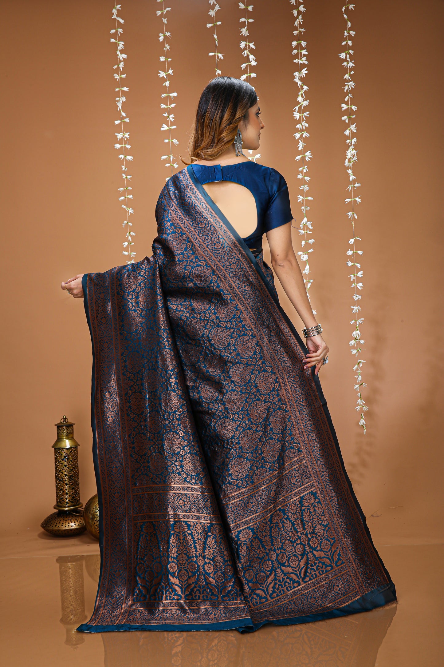 Very Good-looking soft Silk Saree With Zari Weaving