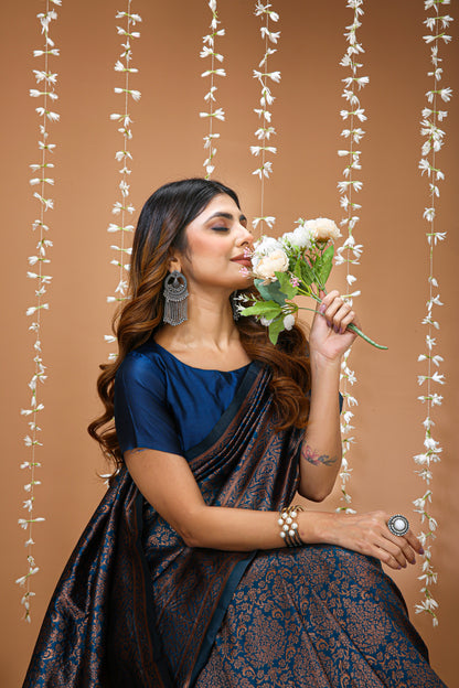 Very Good-looking soft Silk Saree With Zari Weaving