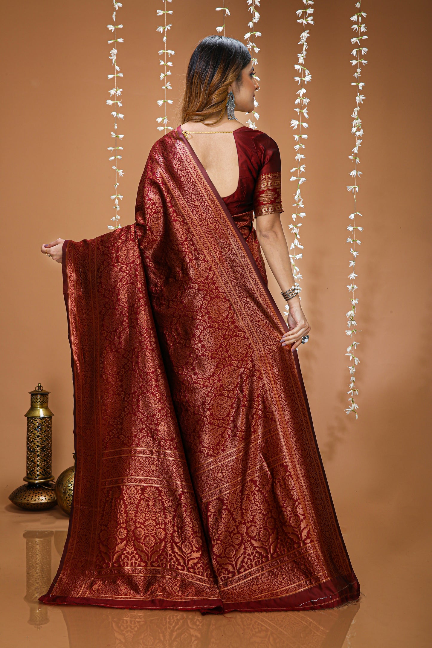 Very Good-looking soft Silk Saree With Zari Weaving