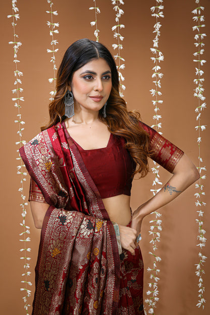 Graceful Zari Weaving Soft Silk Saree With stunning  Blouse Piece