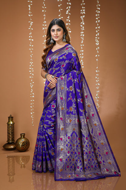 Graceful Zari Weaving Soft Silk Saree With stunning  Blouse Piece