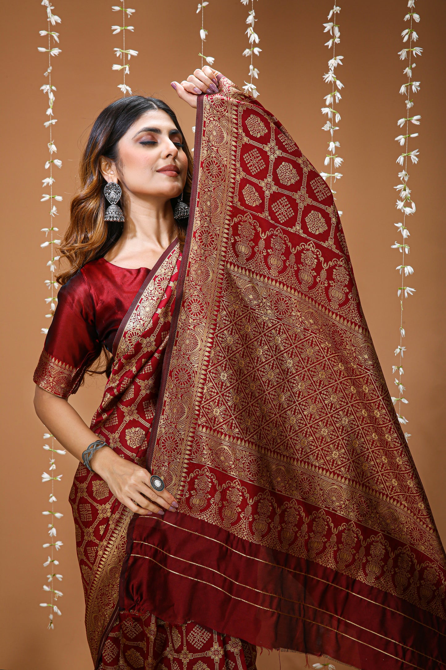Very Engaging Soft Silk Saree With Beautiful Blouse Piece