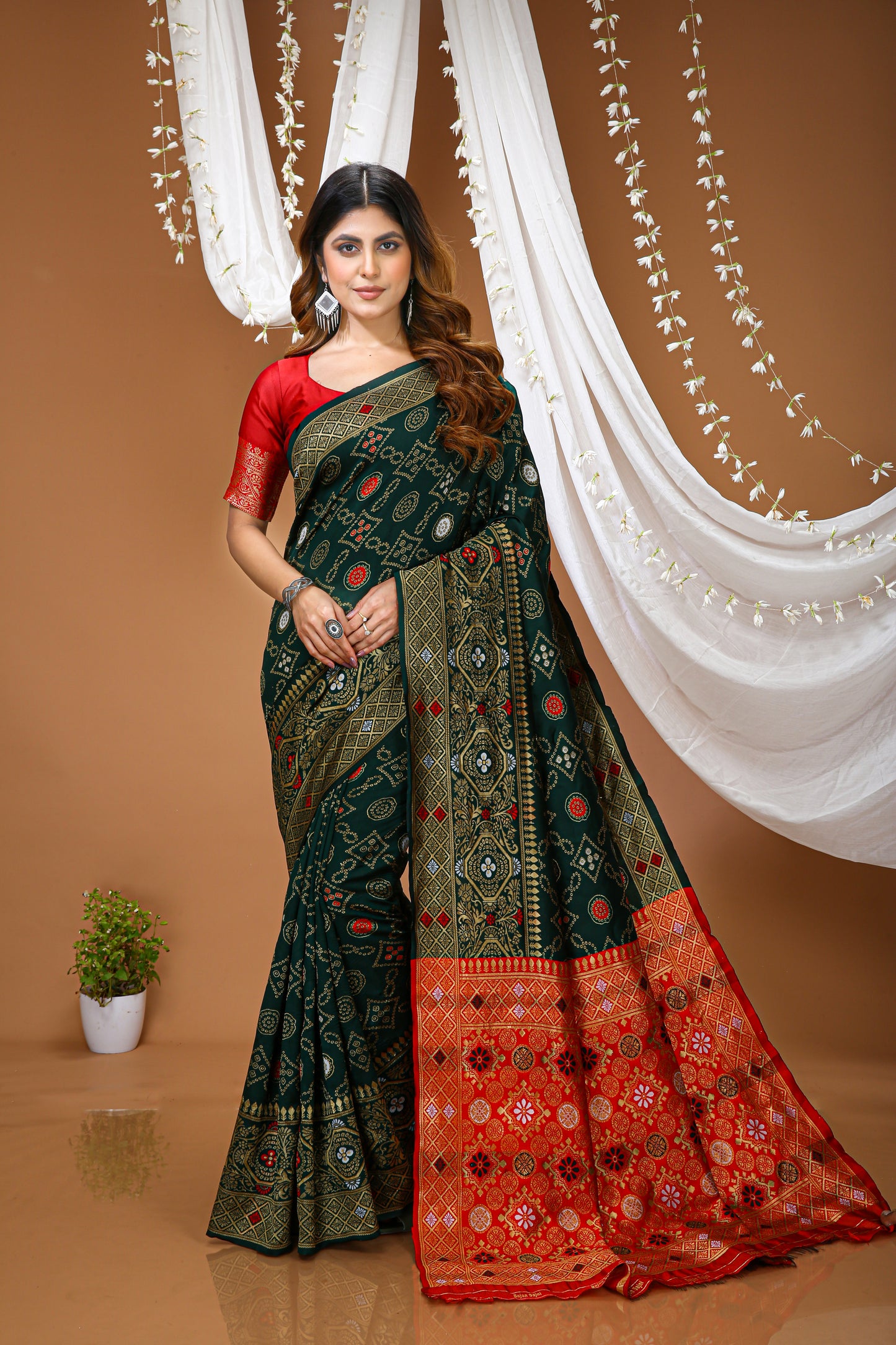 Very charming Soft Silk Saree With Zari Weaving