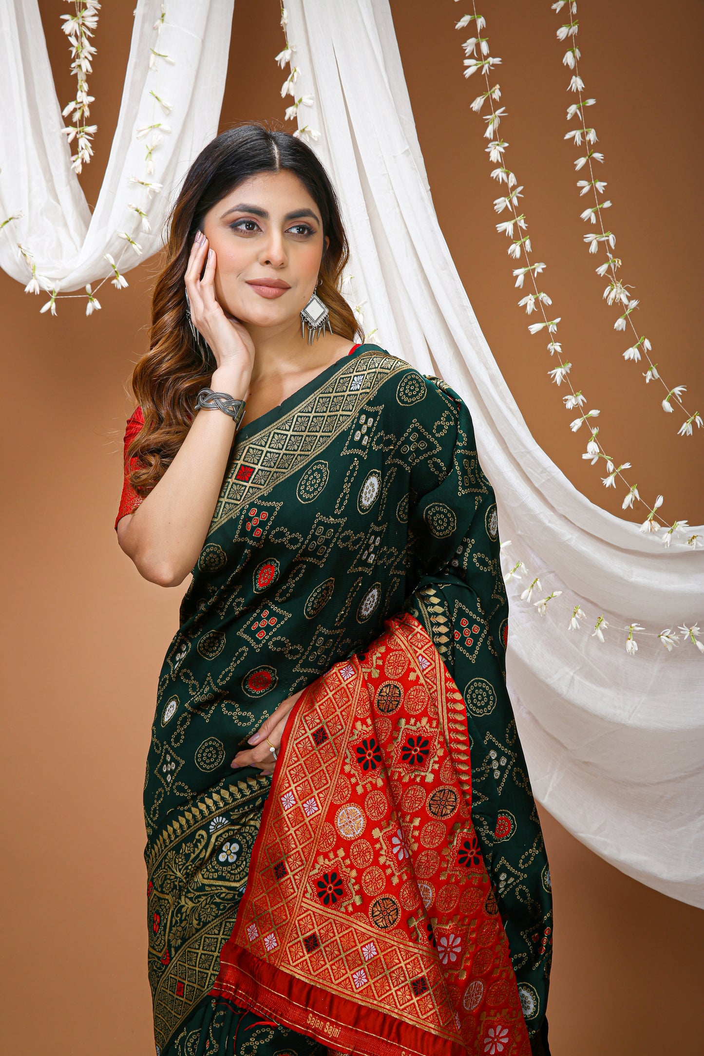 Very charming Soft Silk Saree With Zari Weaving