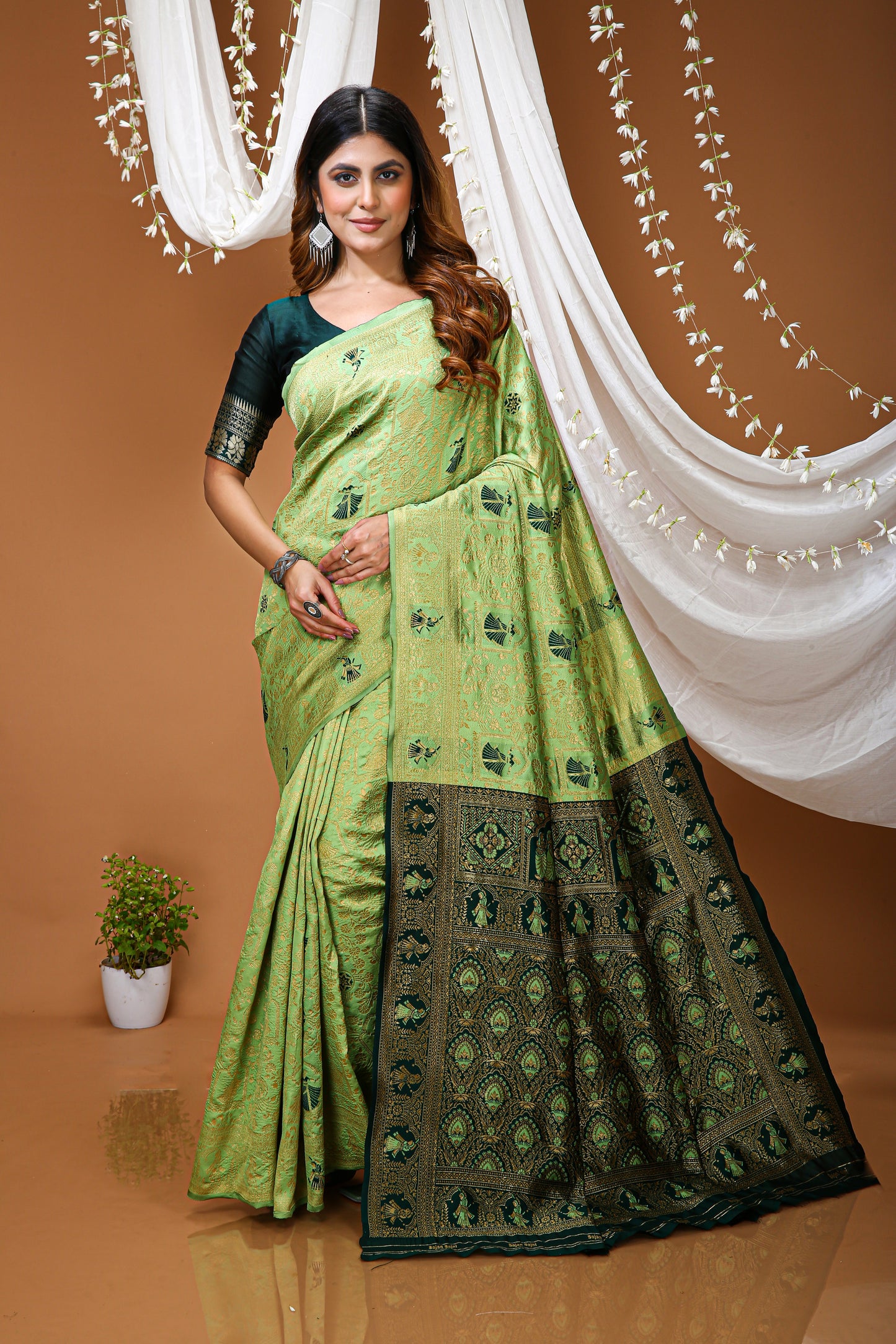 Very Pleasing Soft Silk Saree With Beautiful Blouse Peice