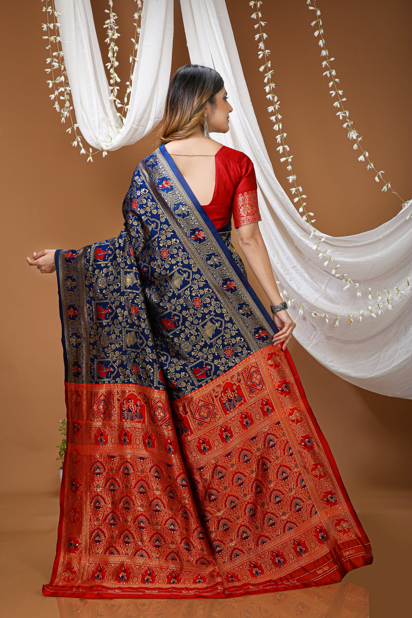 Very Pleasing Soft Silk Saree With Beautiful Blouse Peice