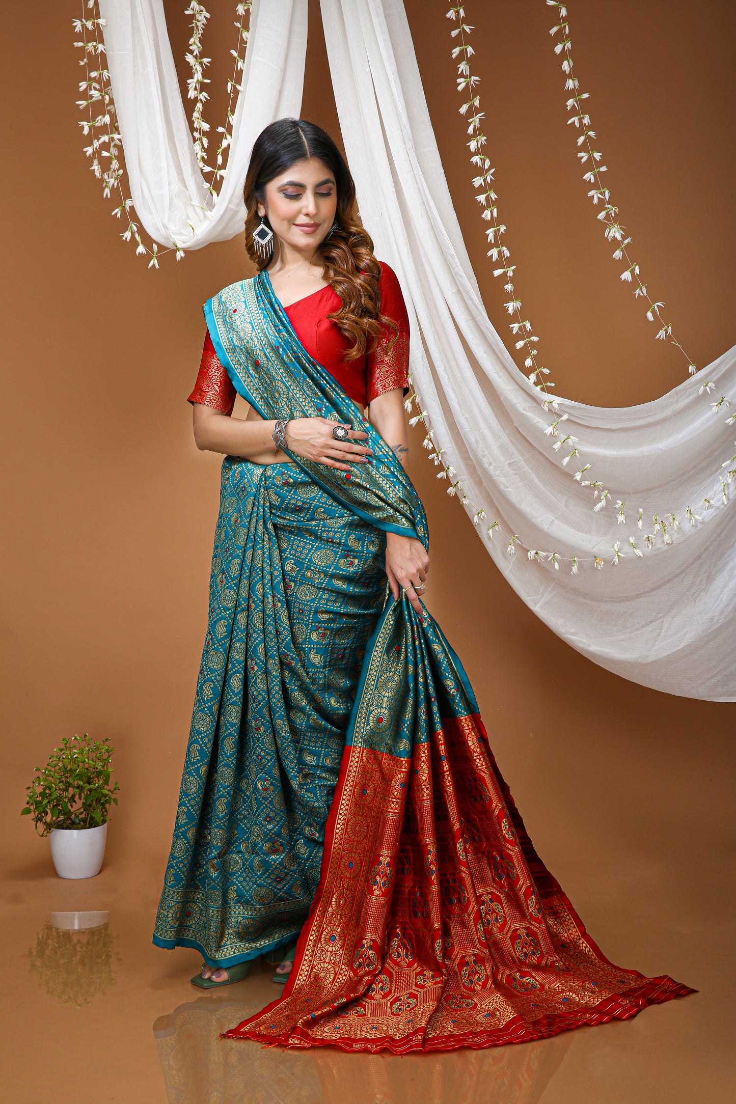 Ravishing Soft Silk Saree With Lovely Blouse Piece