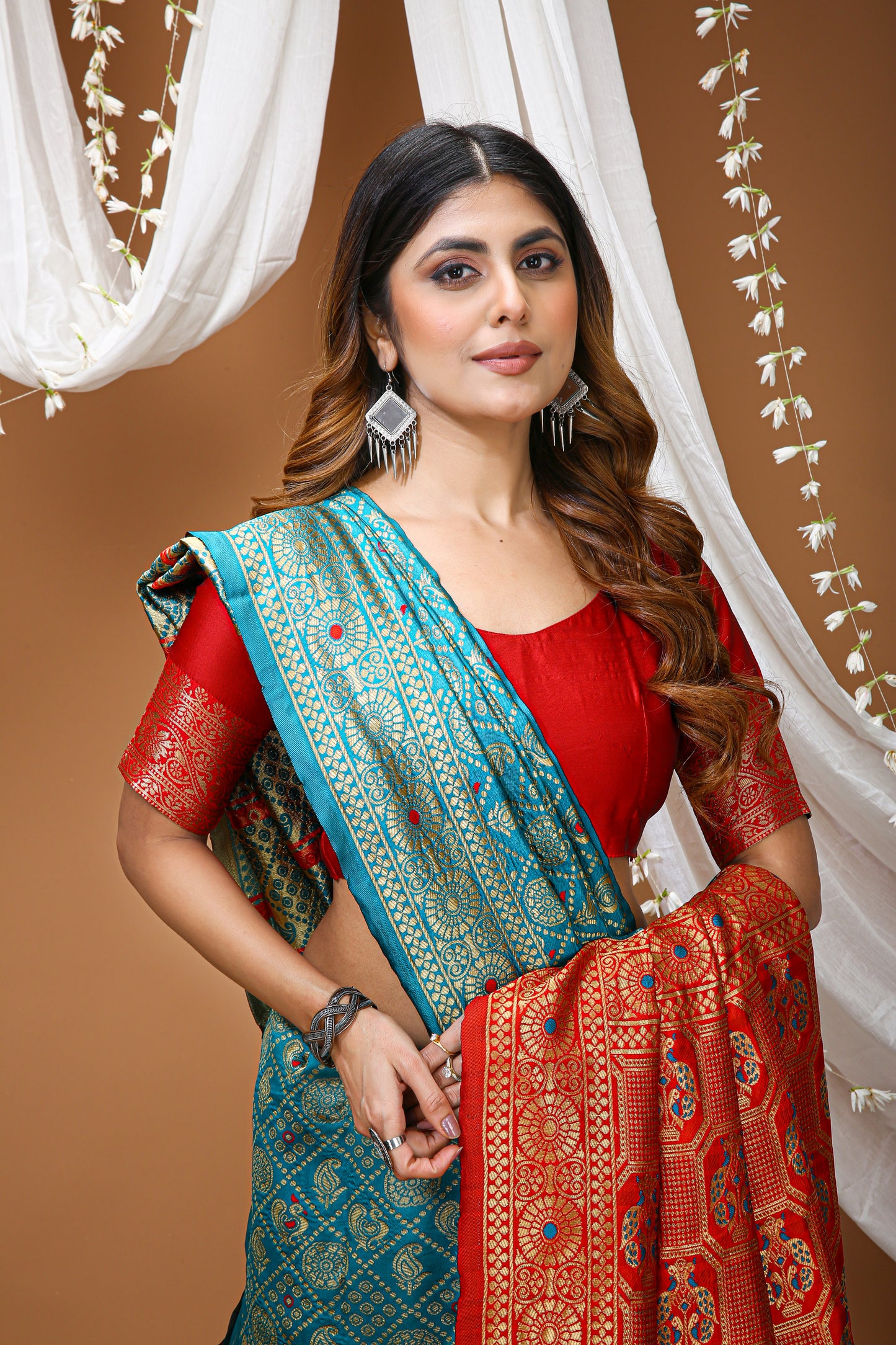 Ravishing Soft Silk Saree With Lovely Blouse Piece