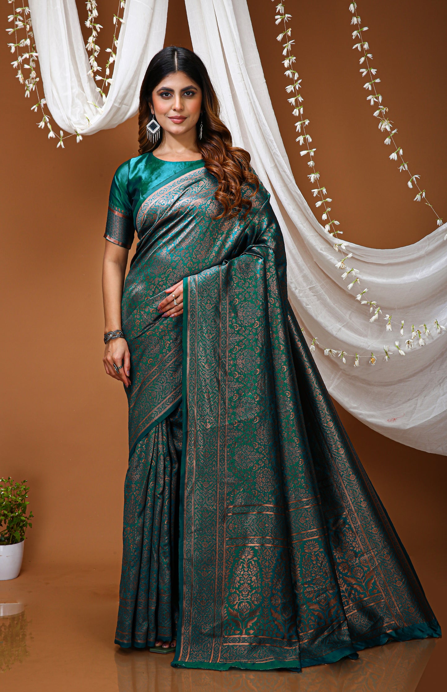 Very Good-looking soft Silk Saree With Zari Weaving