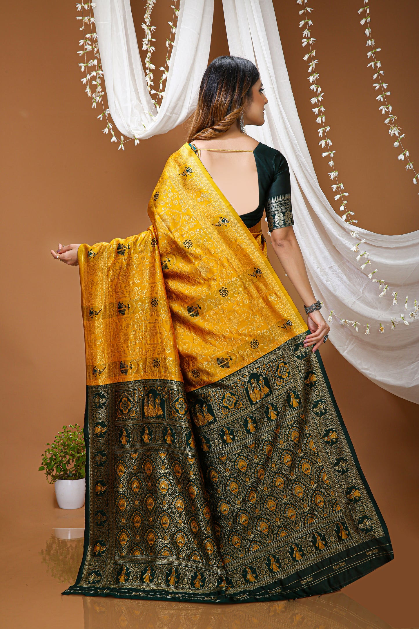 Very Pleasing Soft Silk Saree With Beautiful Blouse Peice