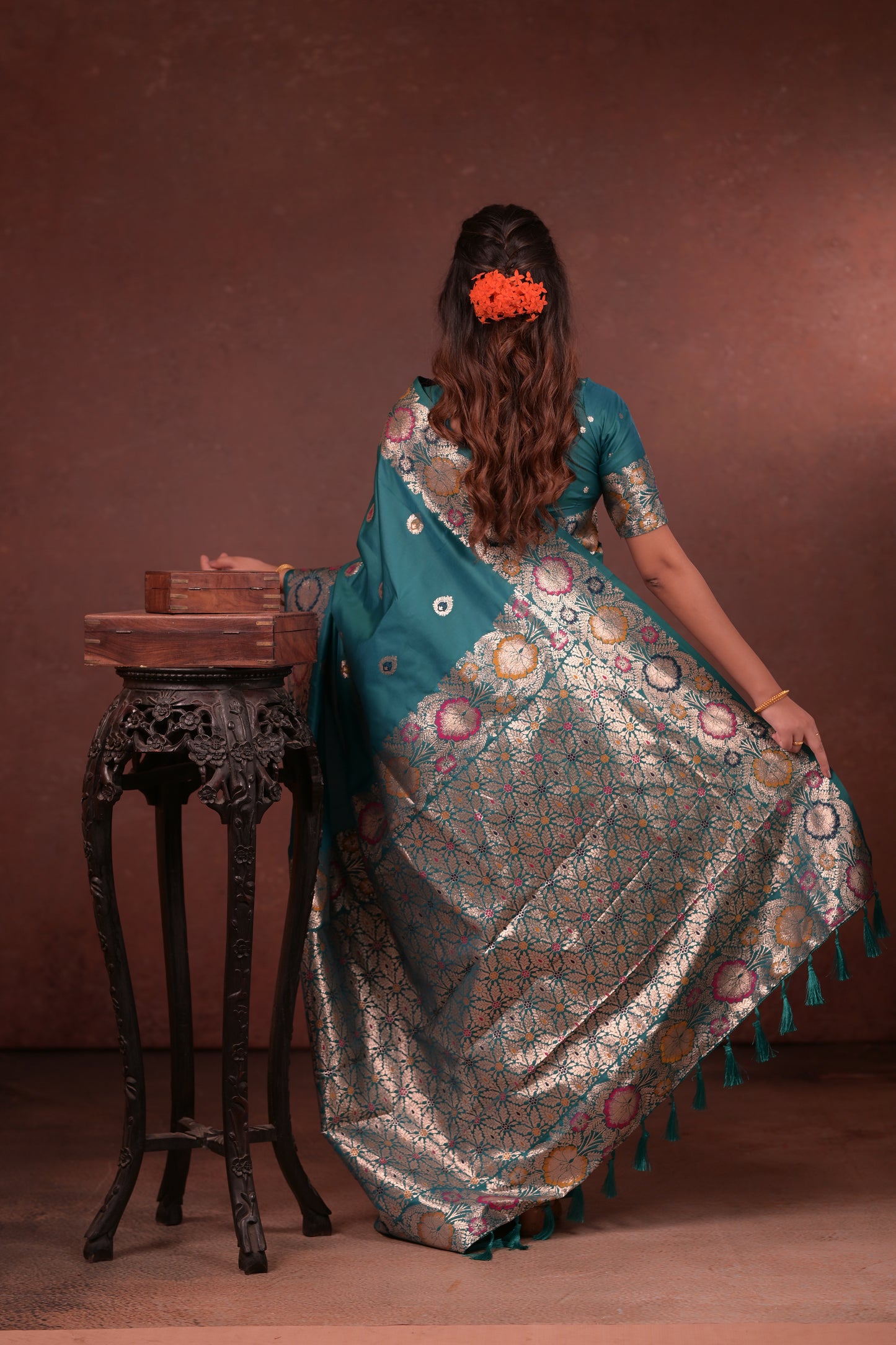 Classic Soft Silk Saree With Zari Weaving & tassels