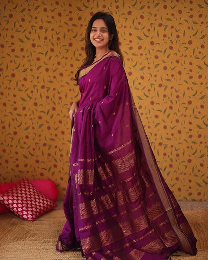 Exquisite Magenta Soft Silk Saree With Classic Blouse Piece