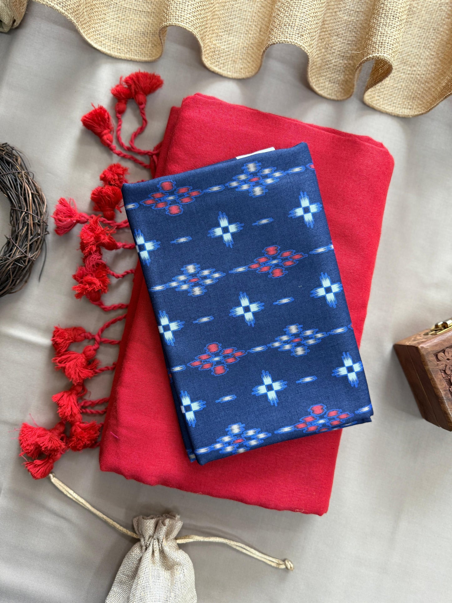 Red Handloom Cotton Saree With All Over Printed Blouse