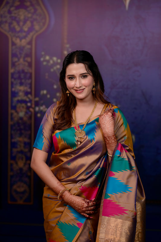 Very Ravishing Soft Silk Saree With Zari Weaving