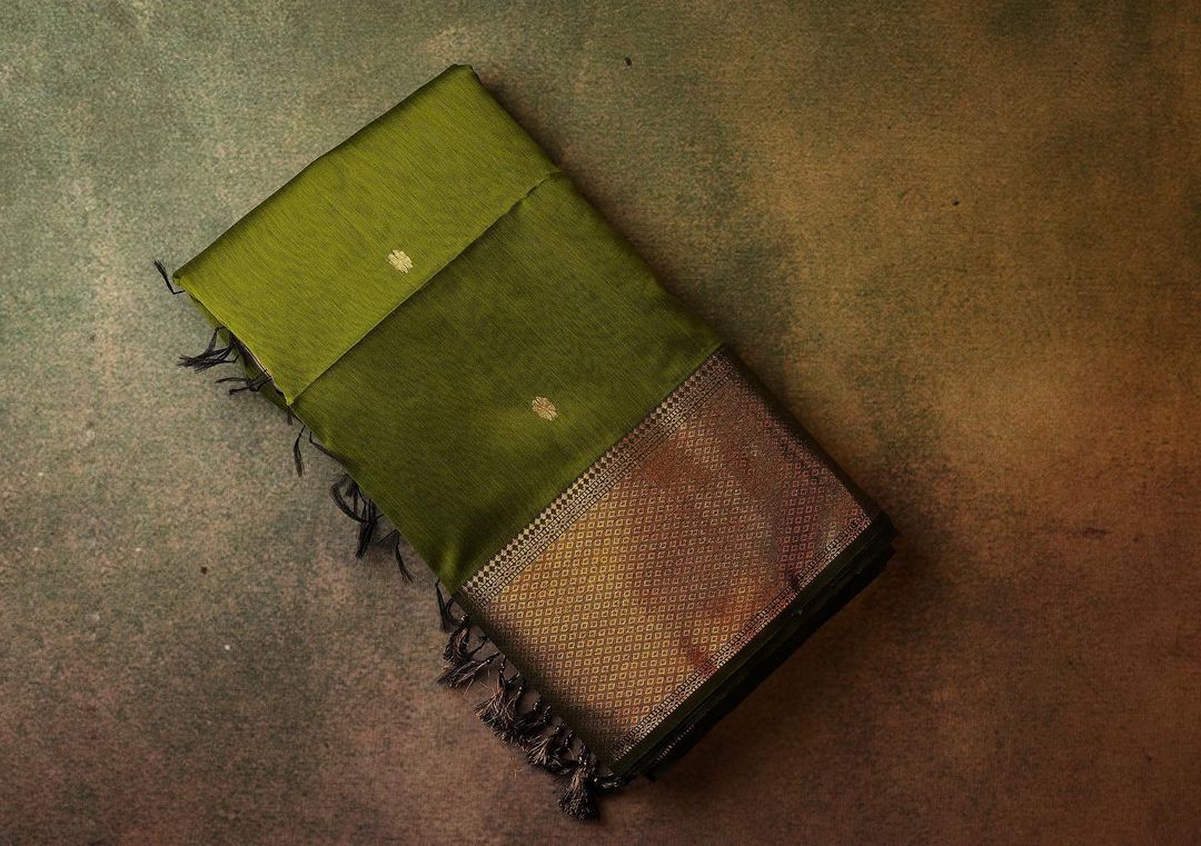 Charming Green Cotton Silk Saree With Beautiful Blouse Piece